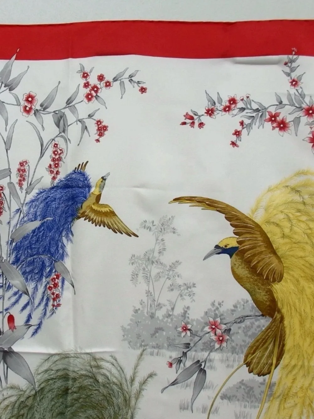 GUCCI Floral/Bird Pattern Silk Scarf 😍